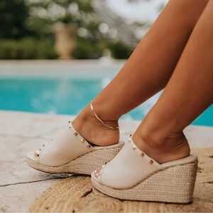 Marc Fisher Synergy Faux Suede Metallic Studded Slide Sandal Tan Suede Size 9.5